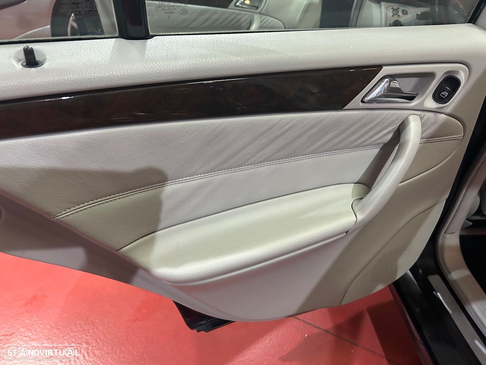 Mercedes-Benz C 180 K Elegance Aut. - 14
