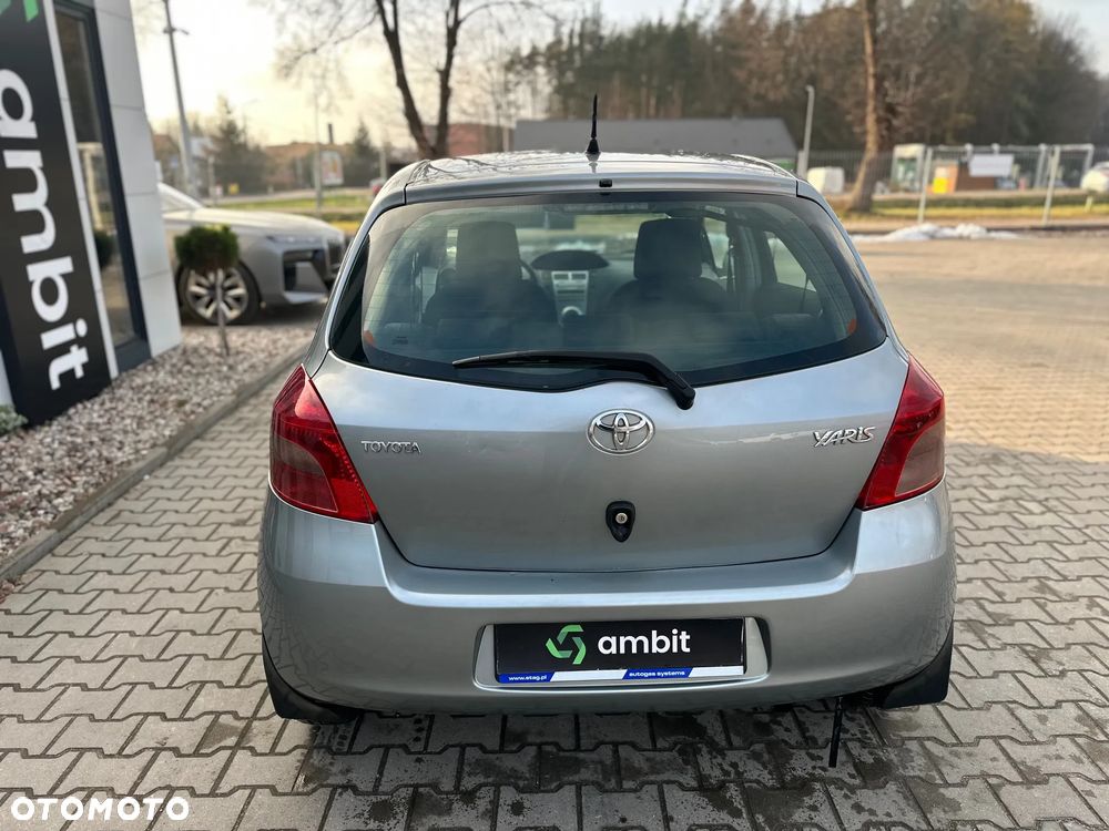 Toyota Yaris 1.0 Terra - 6