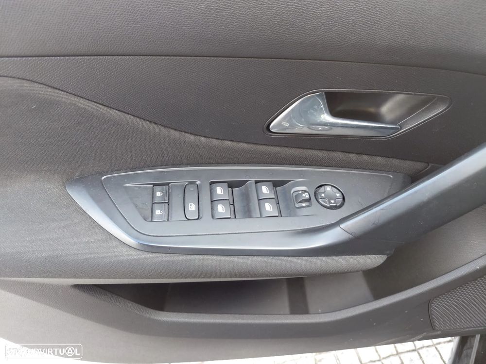 Peugeot 308 1.6 Hybrid Active Pack e-EAT8 - 27