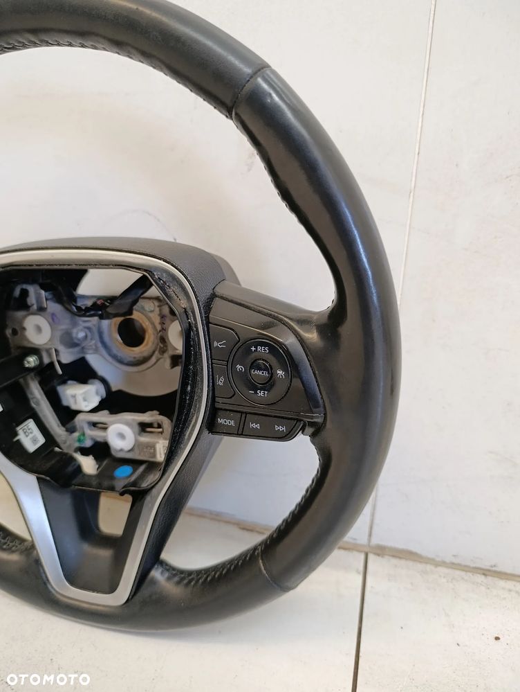 Kierownica multifunkcyjna Toyota Corolla E21 - 3