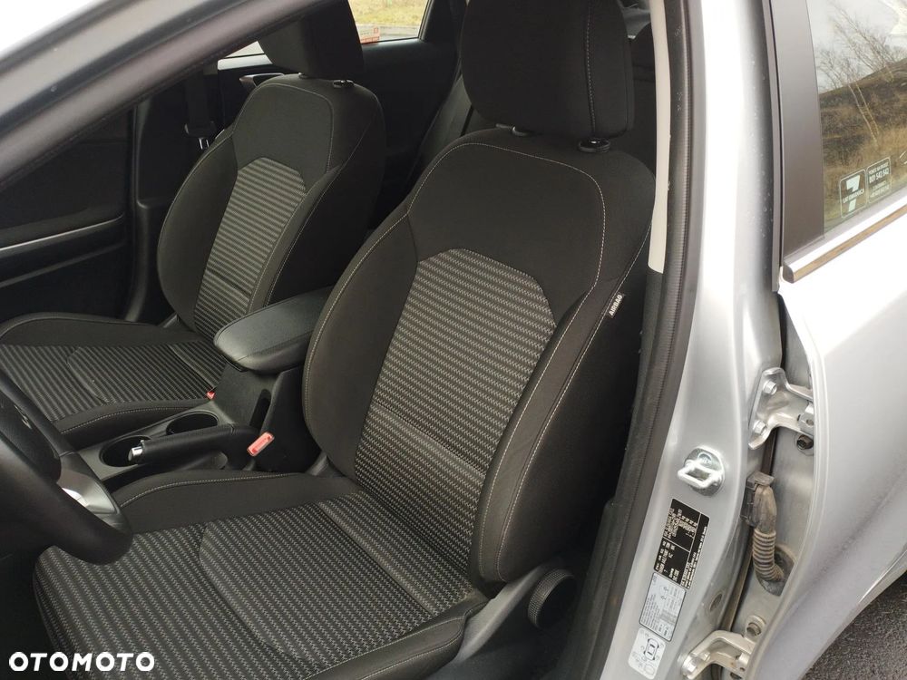 Kia Ceed 1.5 T-GDI M - 11
