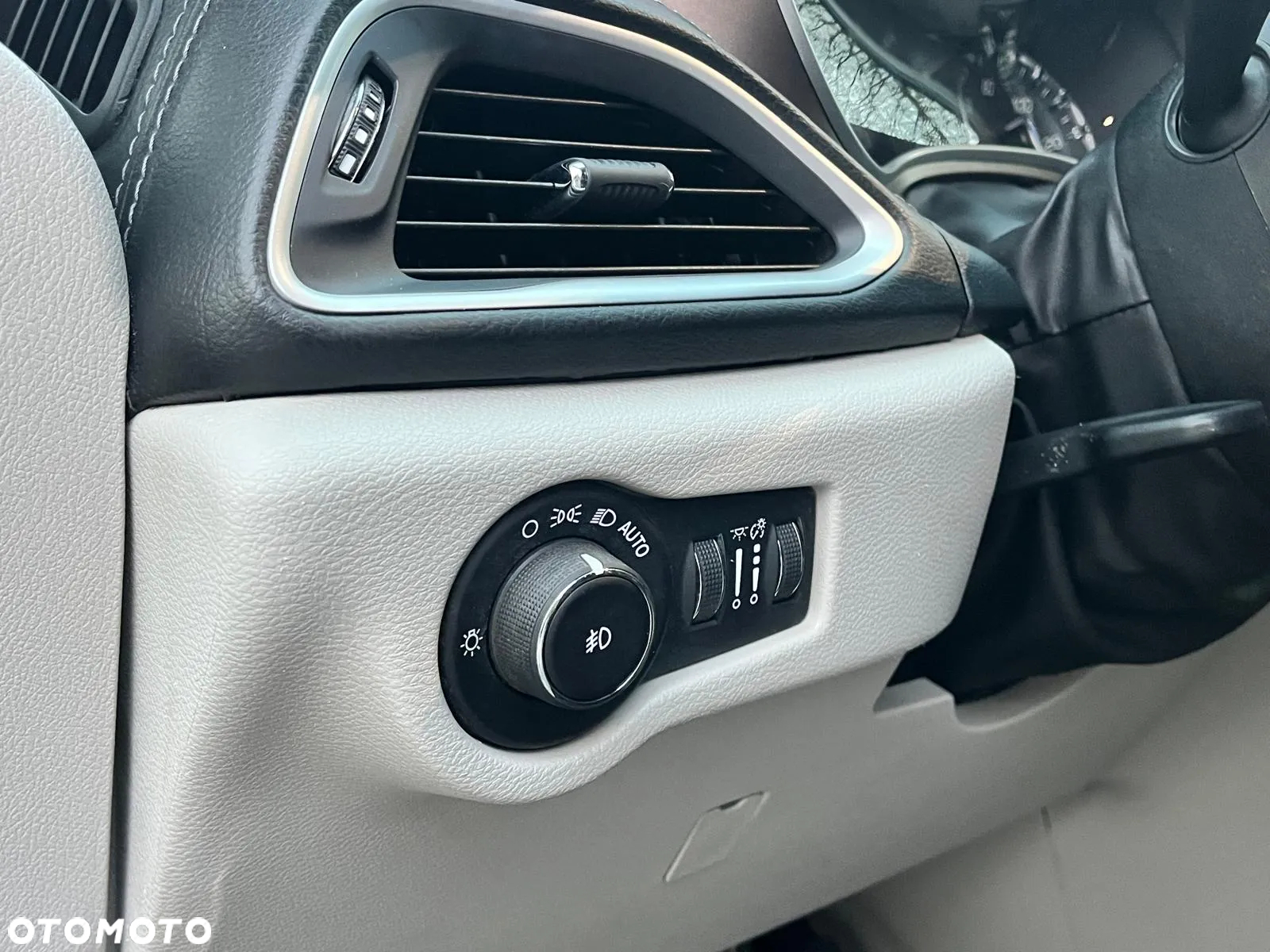 Chrysler Pacifica - 26