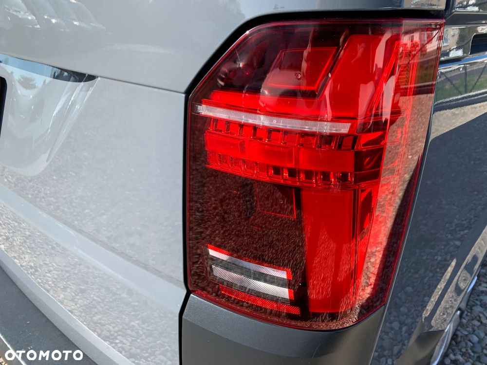 Volkswagen TRANSPORTER MOCNY T6 SILNIK DNA 2.0TDI MOC 150KM DSG7 SKRZYNIA AUTOMAT Ilość miejsc 9 osobowy ZABUDOWA KOMBI VAN MINIBUS SPECJALNA CARAVELLE Lampy Bi-LED Kamera  Radar 2x boczne drzwi przesuwne! Aktywny tempomat, Asystent pasa, System zmiany pasa, Podgrzewane fotele, Dwustrefowa Klimatyzacja i ogrzewanie! Fabryczne oryginał WEBASTO 5kW THERMO COMFORT SE Szybkie nagrzewanie silnika zimą! - 14