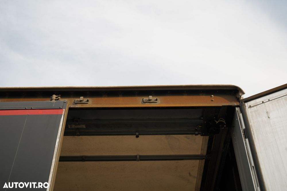 Schwarzmuller CORTINĂ / STANDARD / ACOPERIȘ RIDICAT / AXĂ RIDICATĂ / SAF - 22