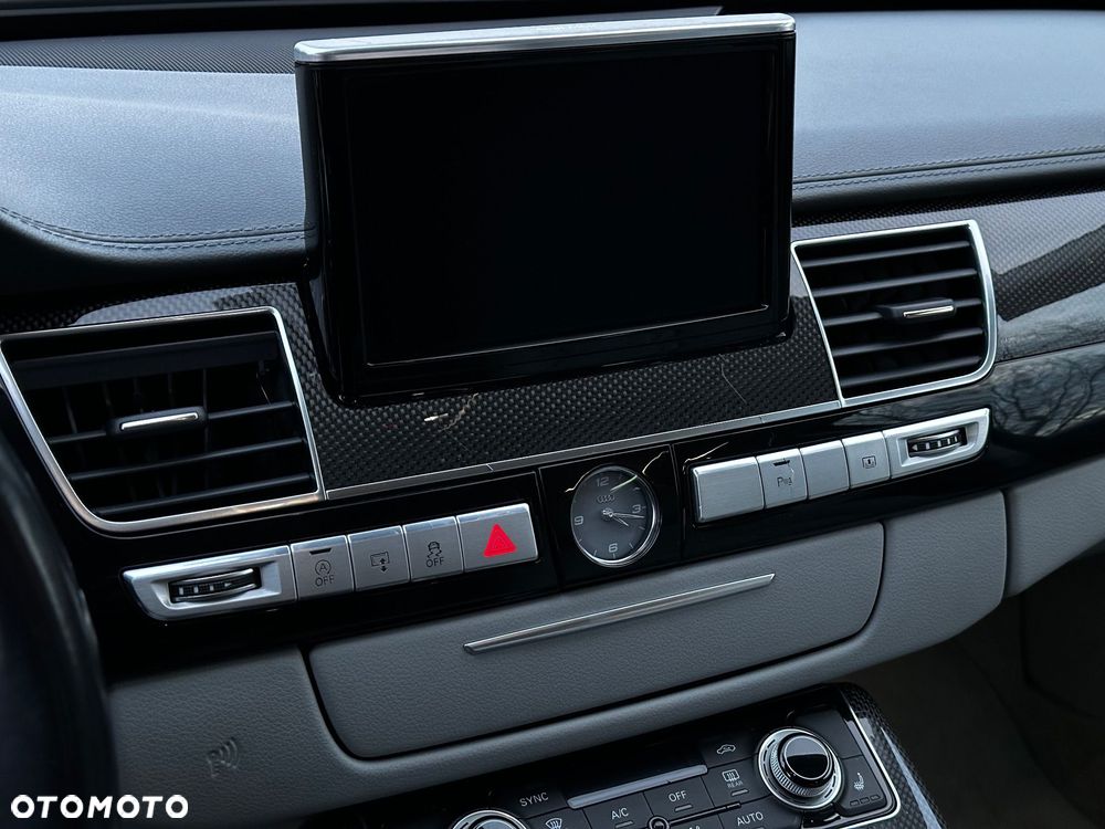 Audi S8 - 24