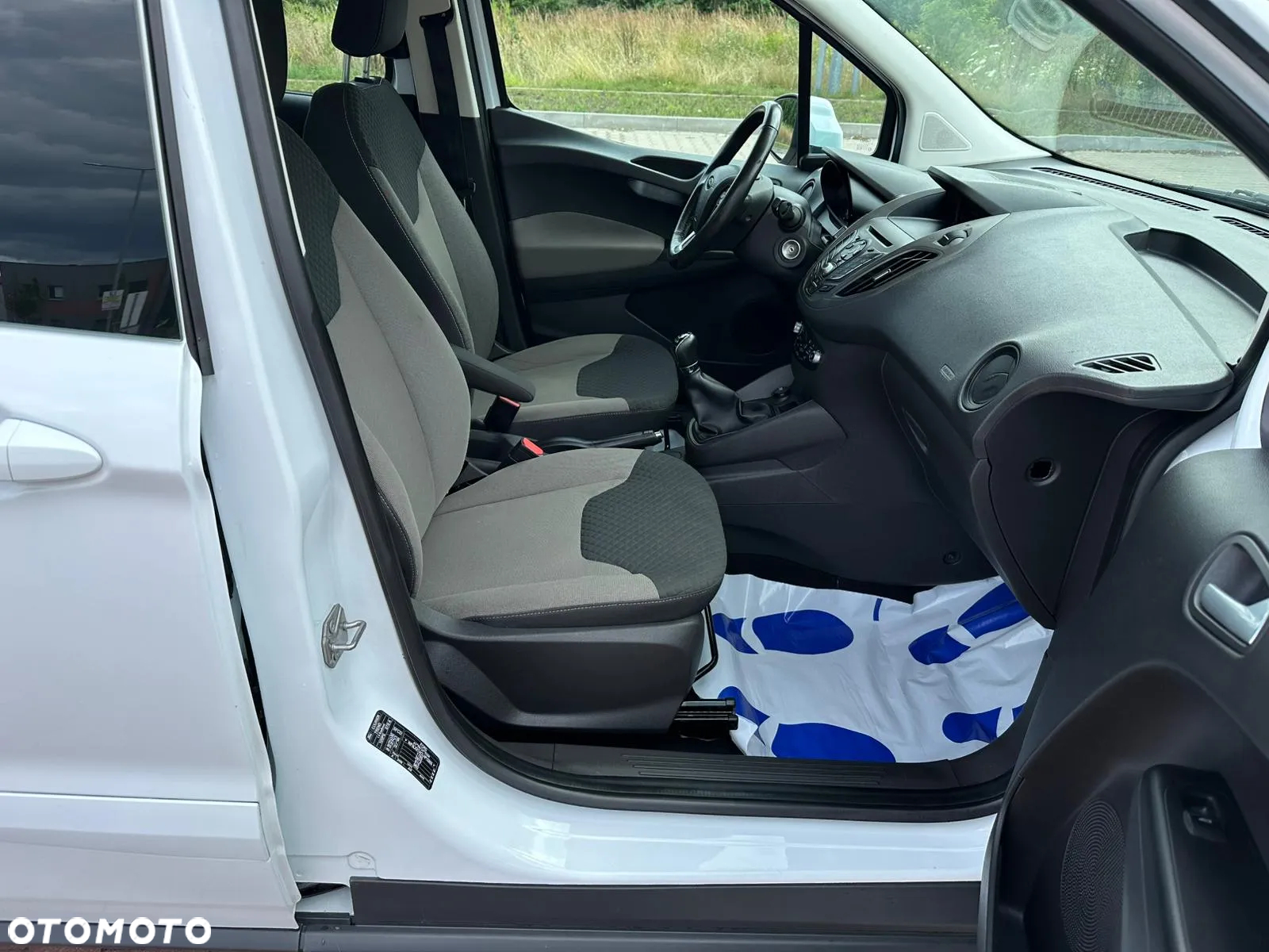 Ford Tourneo Courier 1.0 EcoBoost Ambiente - 16
