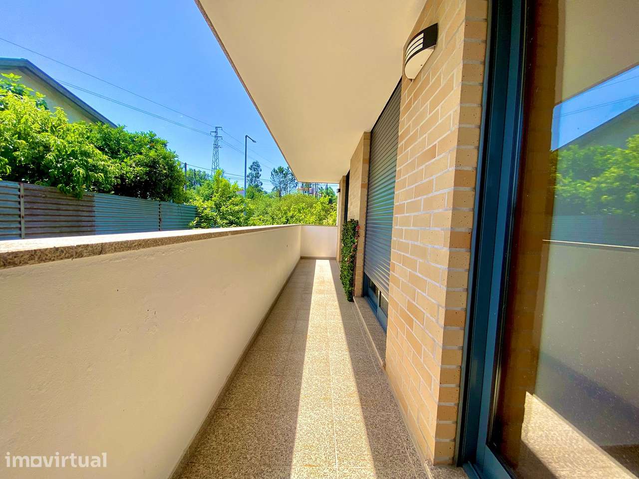 Apartamento T2 com varanda e garagem à venda - Grande imagem: 3/4