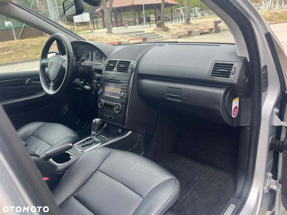 Mercedes-Benz Klasa A 180 Autotronic Special Edition - 19