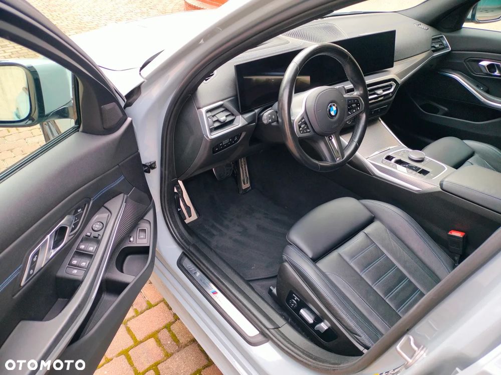 BMW Seria 3 330e M Sport - 15