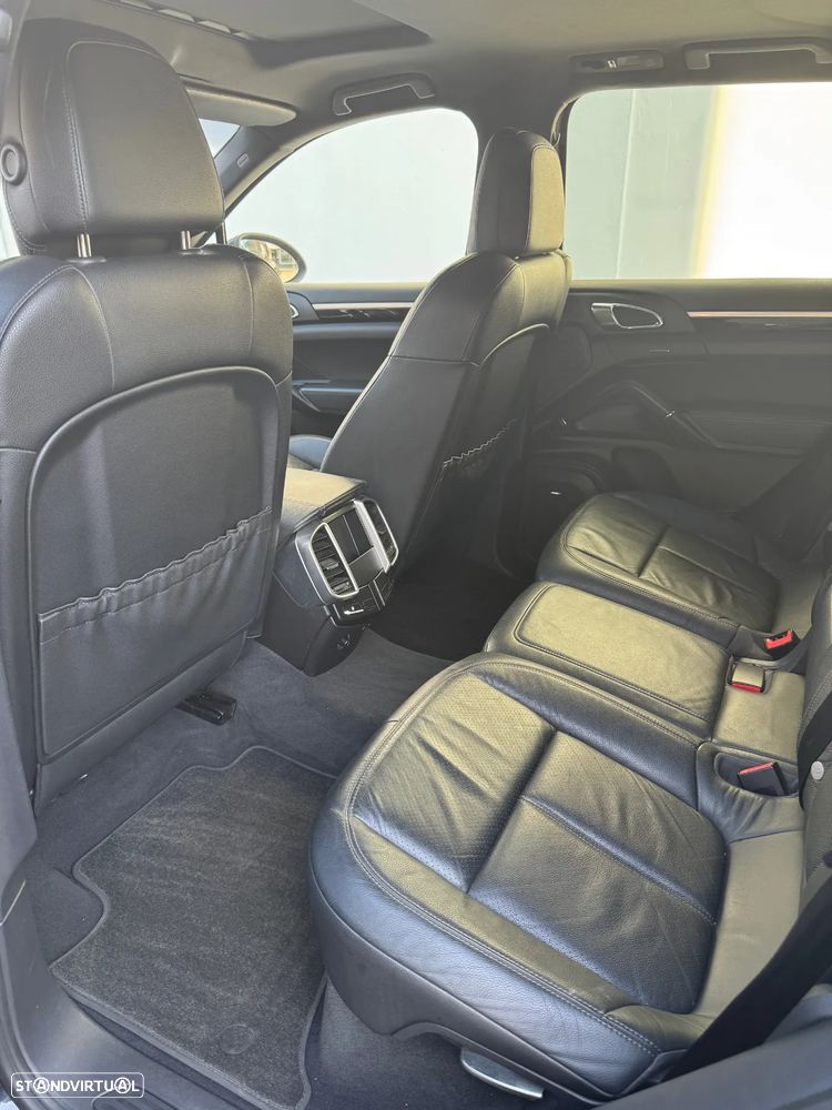 Porsche Cayenne Diesel Tiptronic S - 9