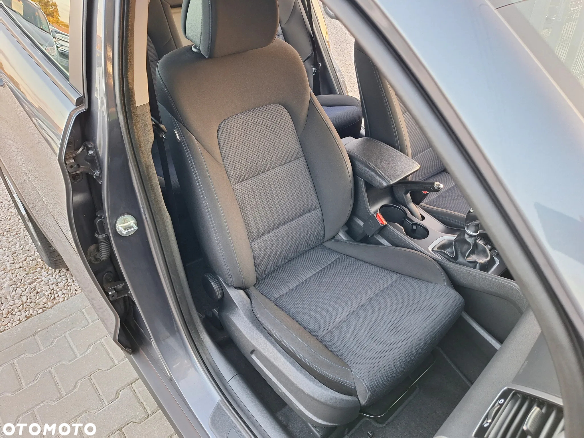 Hyundai Tucson 1.6 GDI BlueDrive Comfort 2WD - 24