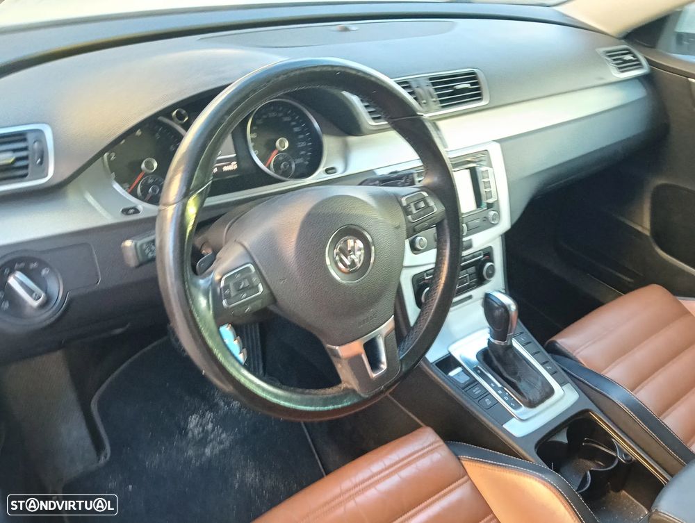 VW Passat Variant 2.0 TSI DSG Highline - 27