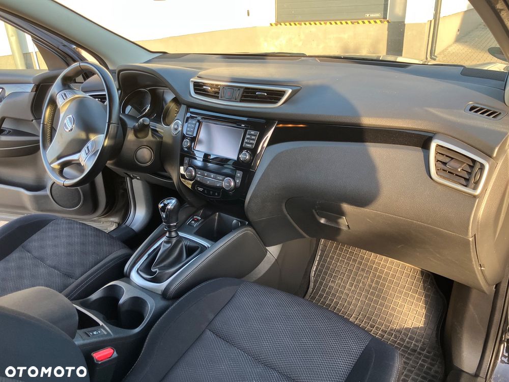Nissan Qashqai 1.6 DIG-T N-Connecta - 6