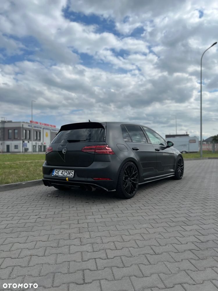 Volkswagen Golf - 2
