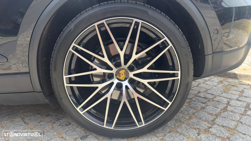 Porsche Macan Electric 4 - 9