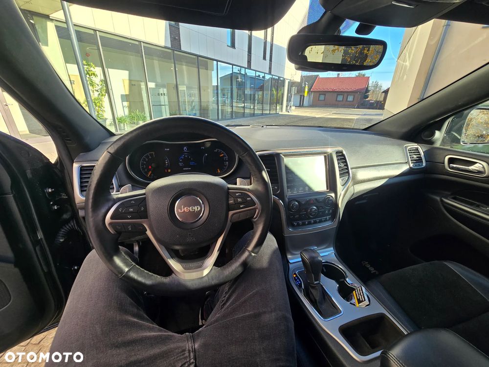 Jeep Grand Cherokee - 17