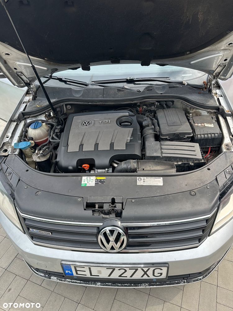 Volkswagen Passat 1.6 TDI DPF BlueMot Comfortline - 10