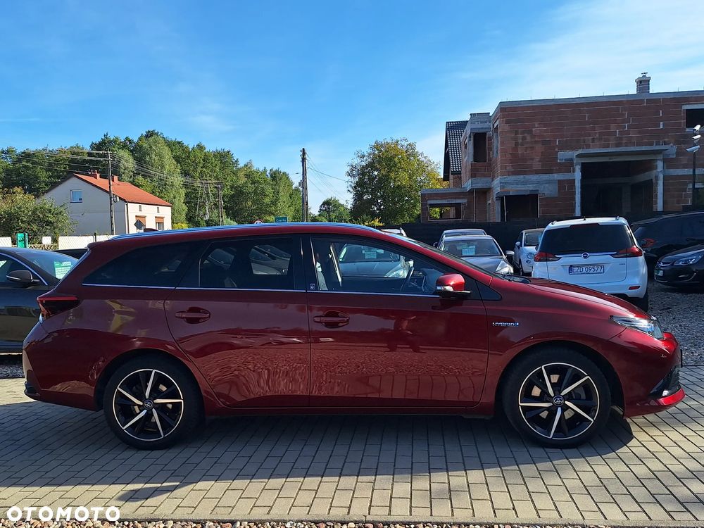 Toyota Auris Hybrid 135 Prestige - 6