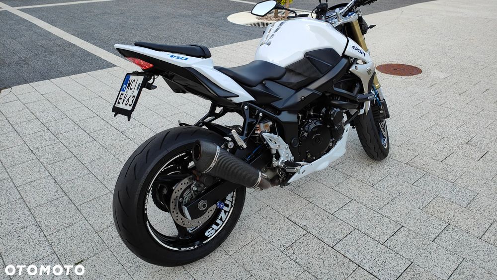 Suzuki GSR - 10