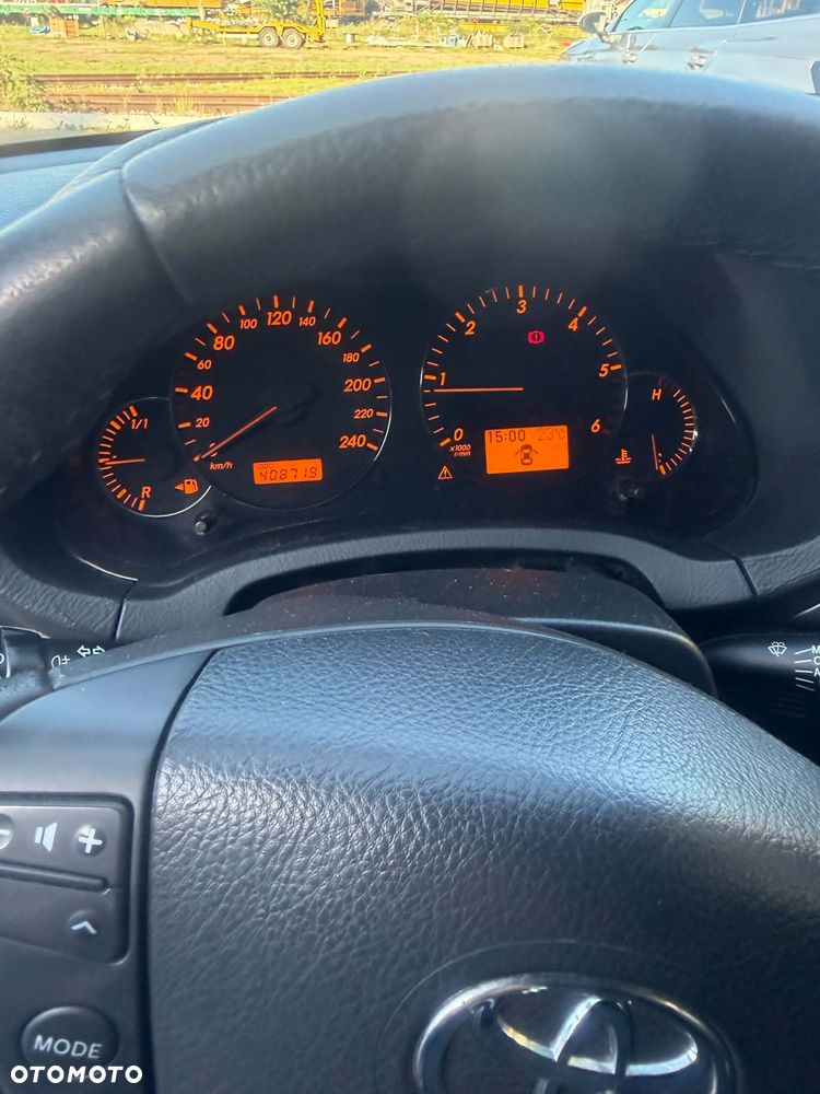 Toyota Avensis - 5