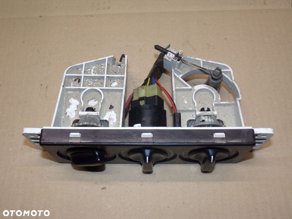 panel nawiewu strowania kia sportage i europa - 2