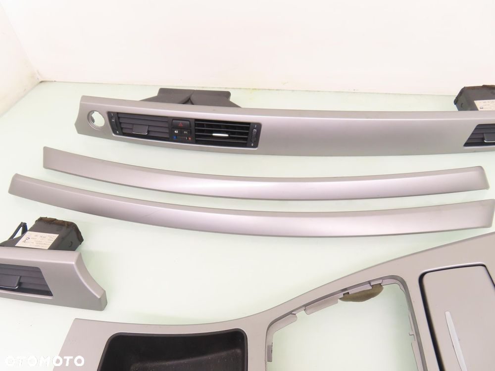 LISTWY DEKORY DESKI SREBRNE  BMW E90 - 12