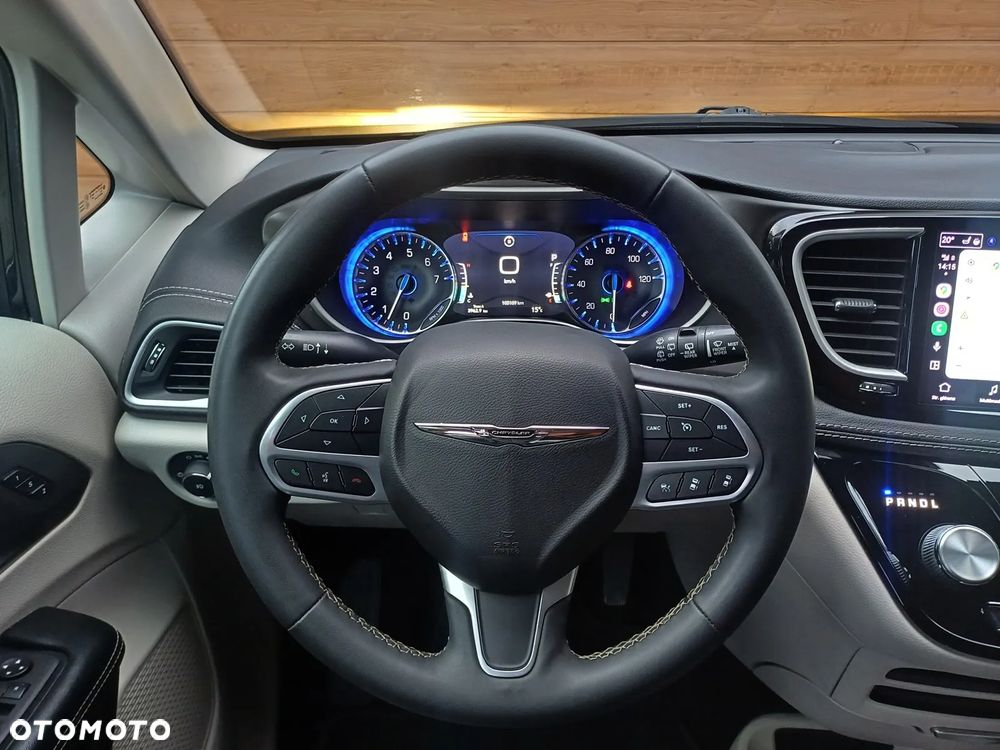 Chrysler Pacifica - 12