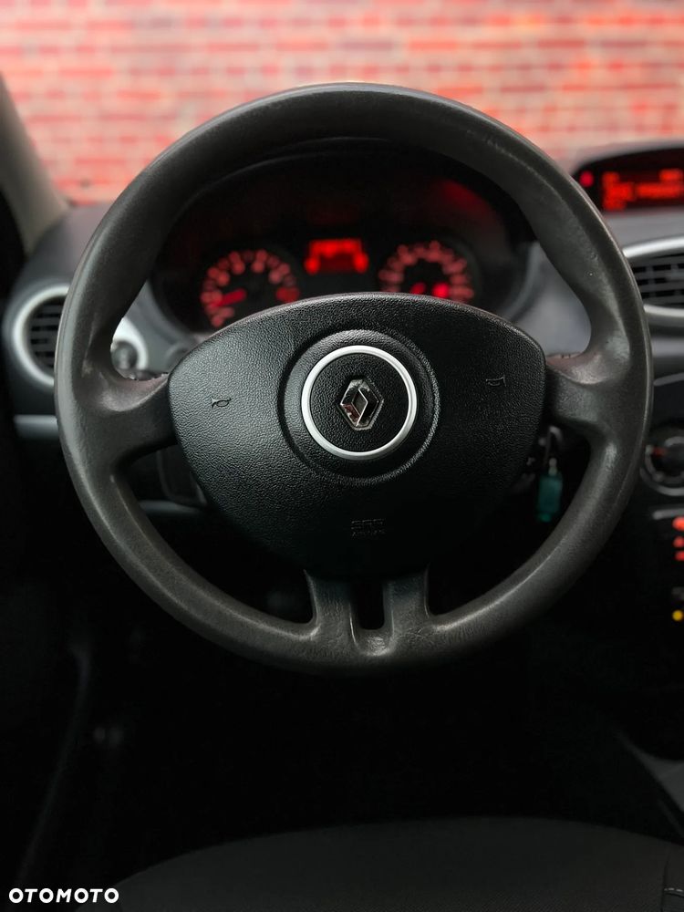 Renault Clio - 29