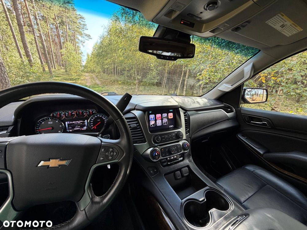 Chevrolet Suburban - 16