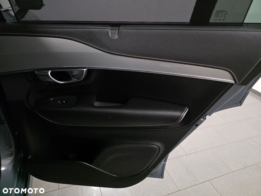 Volvo XC 90 D5 AWD R-Design - 24