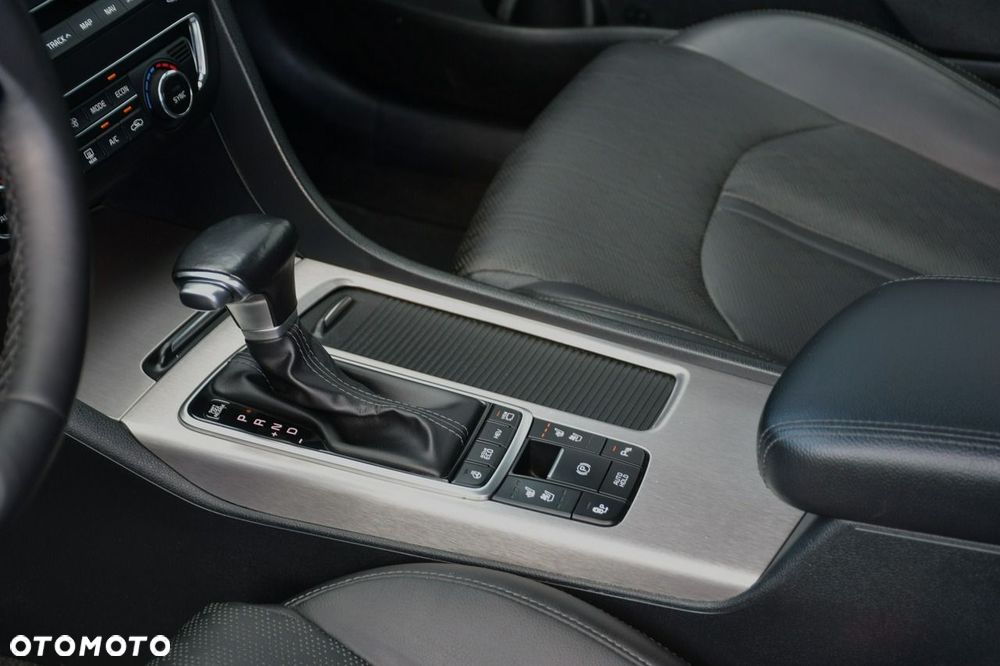 Kia Optima Plug-in Hybrid - 14