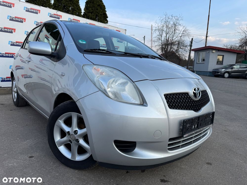 Toyota Yaris 1.3 VVT-i Sol - 1