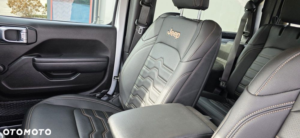 Jeep Wrangler - 13