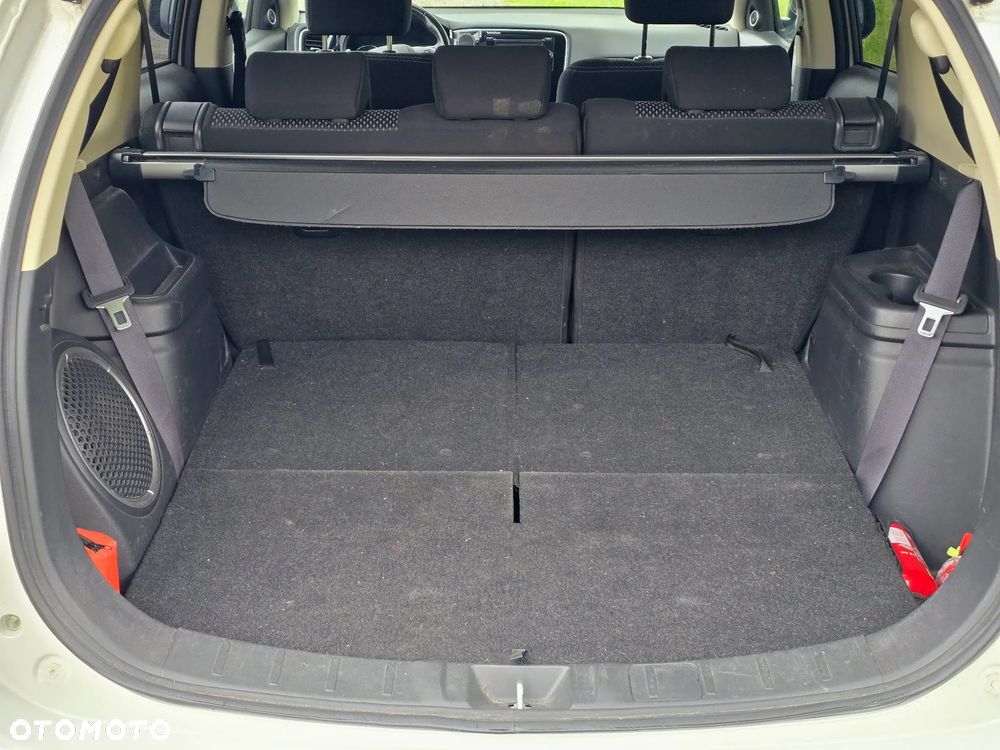 Mitsubishi Outlander 2.2 DID Intense + 4WD - 7