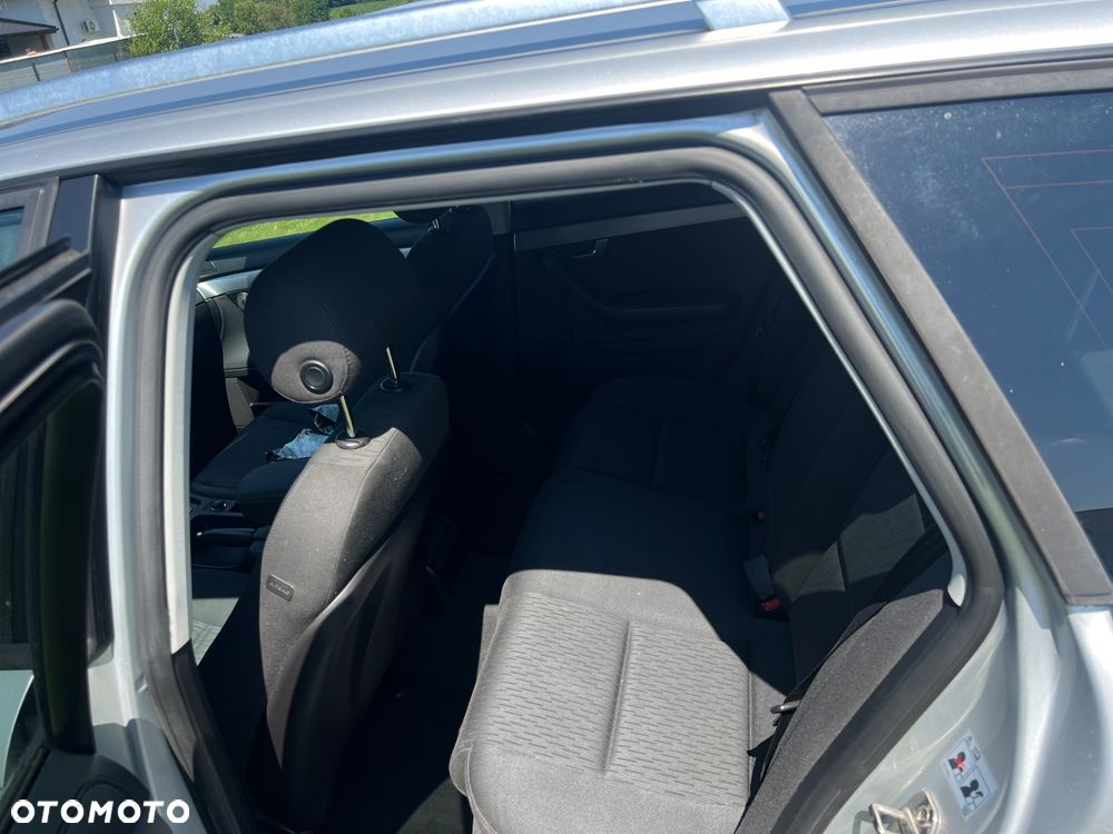 Audi A4 Avant 2.0 TDI - 8