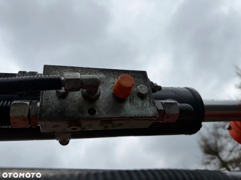 Kubota U35. koparka 3,7 tony. 2016 rok. 2000 mtg! Łyżka skarpowa Hydraulicznie uchylna. 3sekcje Hydrauliczne. zamki na tłokach. Jak nówka sztuka. Zadbana zero zużycia. Z gospodarstwa Norweskiego. Zmiana łyżek Hydrauliczna. LENHOFF. Zero luzów wycieków. Szybka wolna jazda. Gąski perfekt stan. OKAZJA TANIO - 38