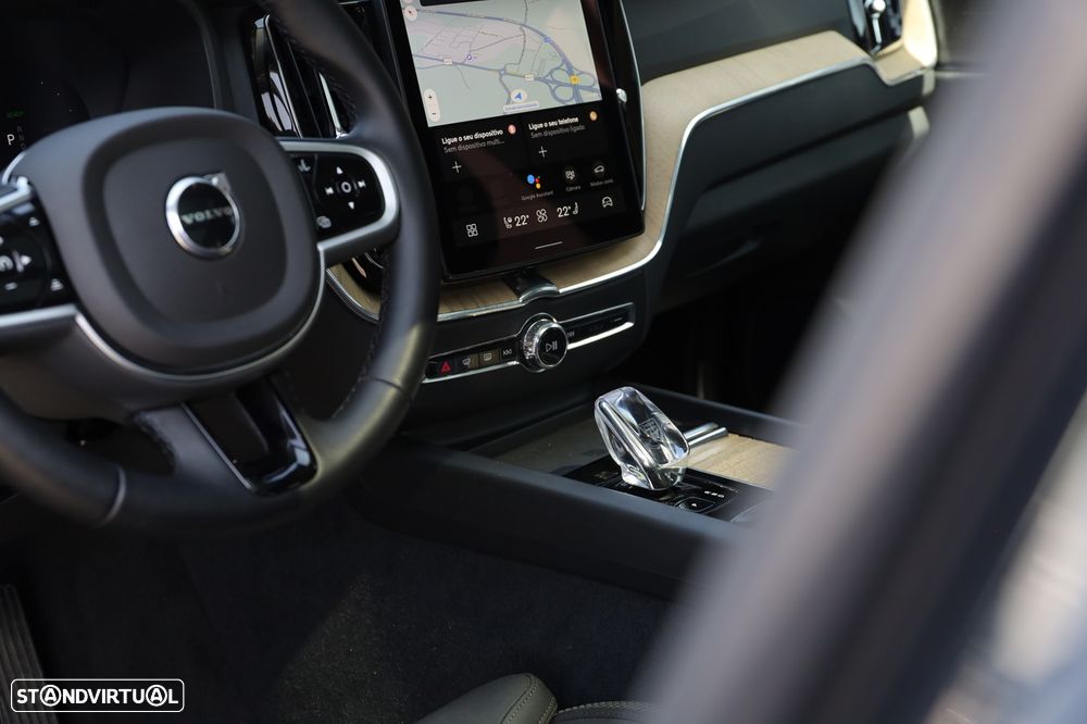 Volvo XC 60 2.0 T6 PHEV Plus Dark AWD - 12
