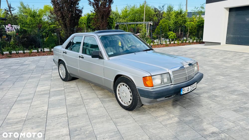 Mercedes-Benz W201 (190) - 3