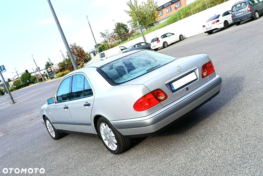 Mercedes-Benz Klasa E - 3