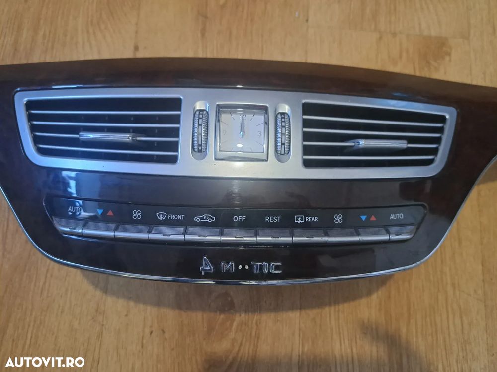 Ornament central bord cu grila gura ventilatie ceas si panou comanda clima ac aer conditionat Original Mercedes W221 S-class 4 matic S320 S450 S550 2007-2009 - 2