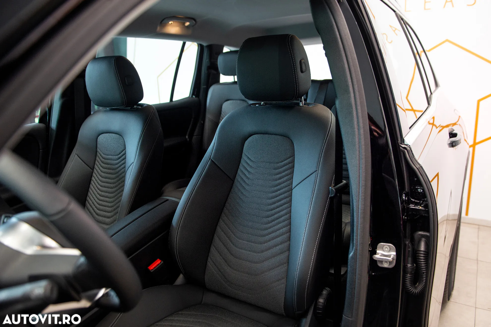 Mercedes-Benz GLB 200 7G-DCT - 14