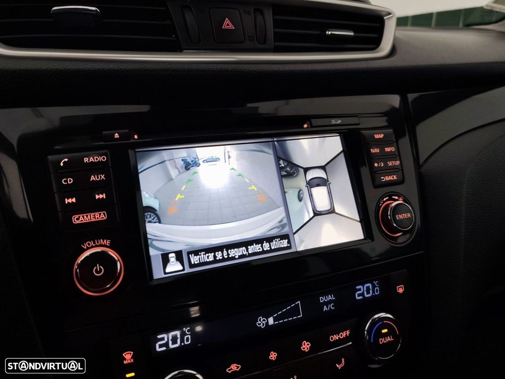 Nissan Qashqai 1.5 dCi N-Connecta 18 - 23