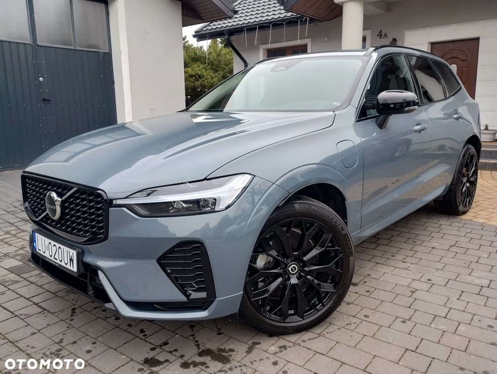 Volvo XC 60 T6 Plug-In Hybrid AWD Ultra Dark - 4