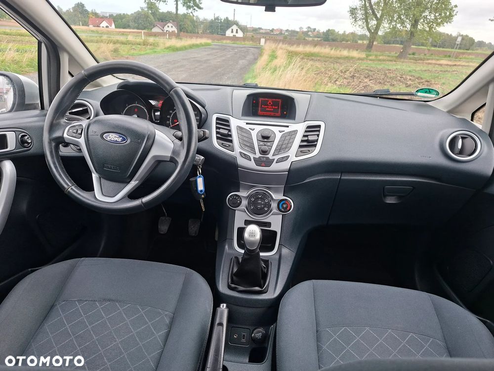 Ford Fiesta 1.6 TDCi Champions Edition - 18