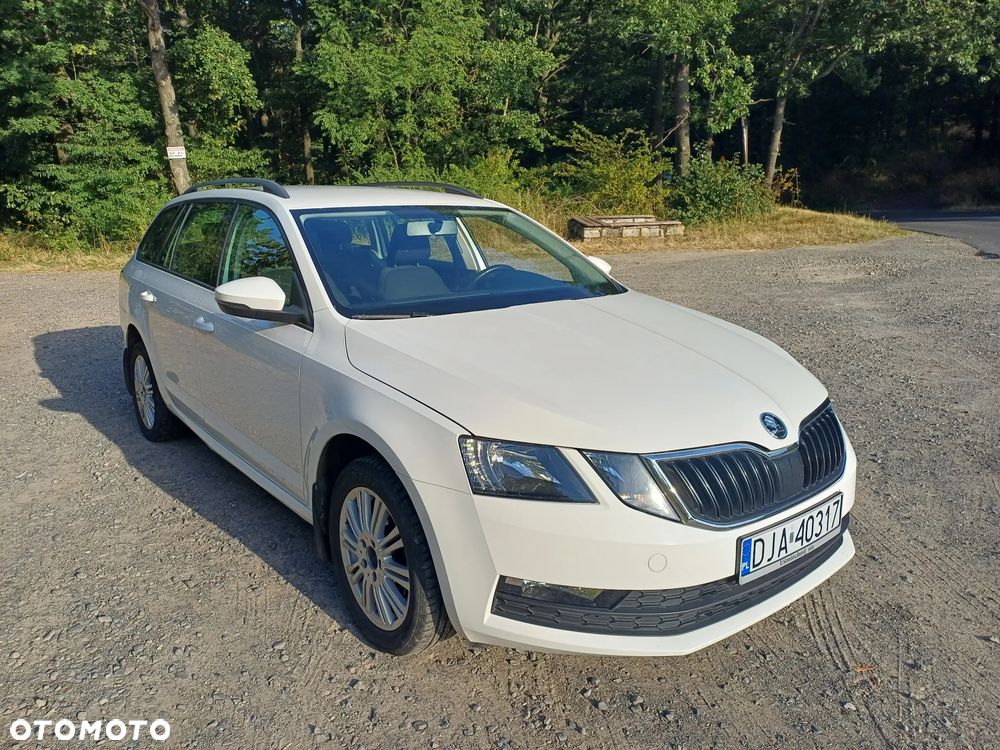 Skoda Octavia 1.6 TDI SCR Ambition - 6