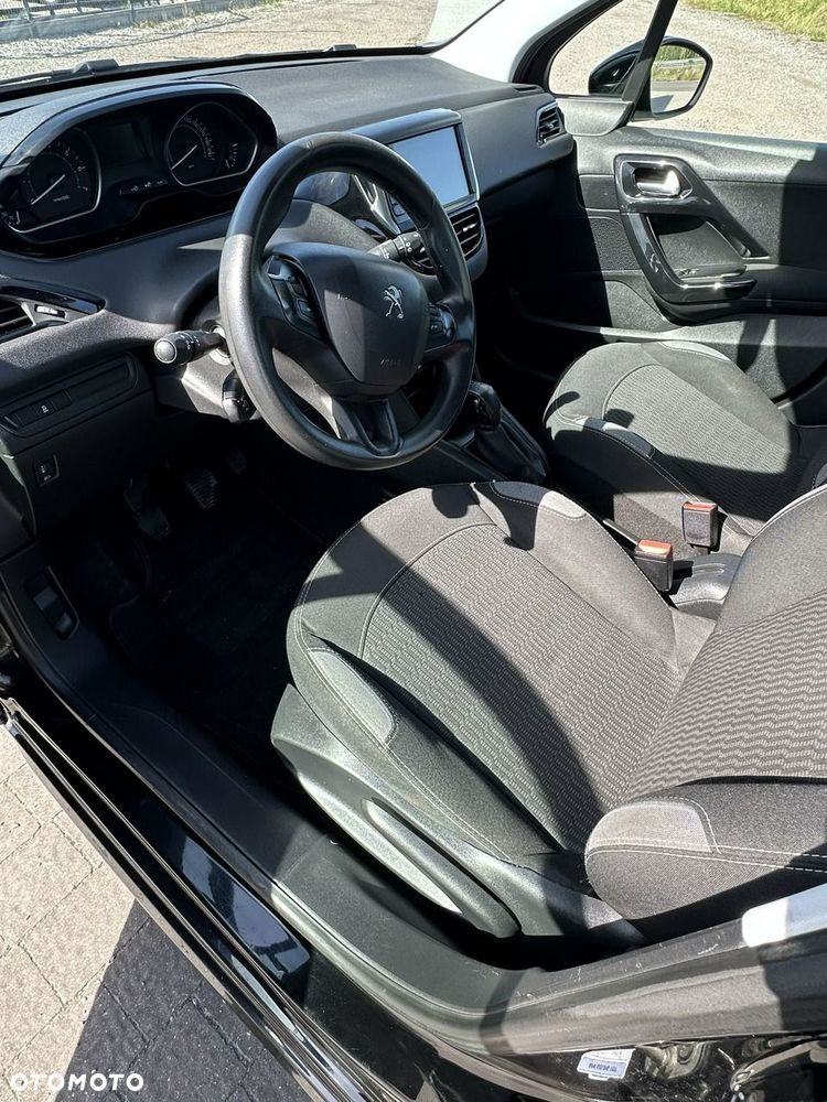Peugeot 208 - 6