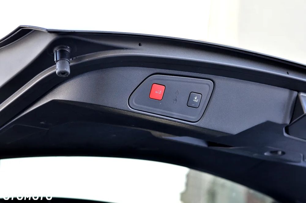 Peugeot 3008 1.5 BlueHDi GT Pack S&S EAT8 - 26