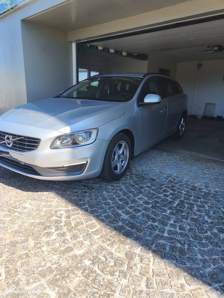 Volvo V60 2.0 D4 Momentum - 6