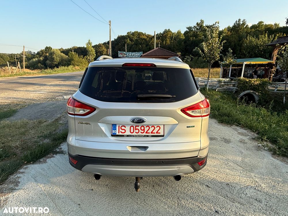 Ford Kuga 1.5 EcoBoost 2x4 Titanium - 3