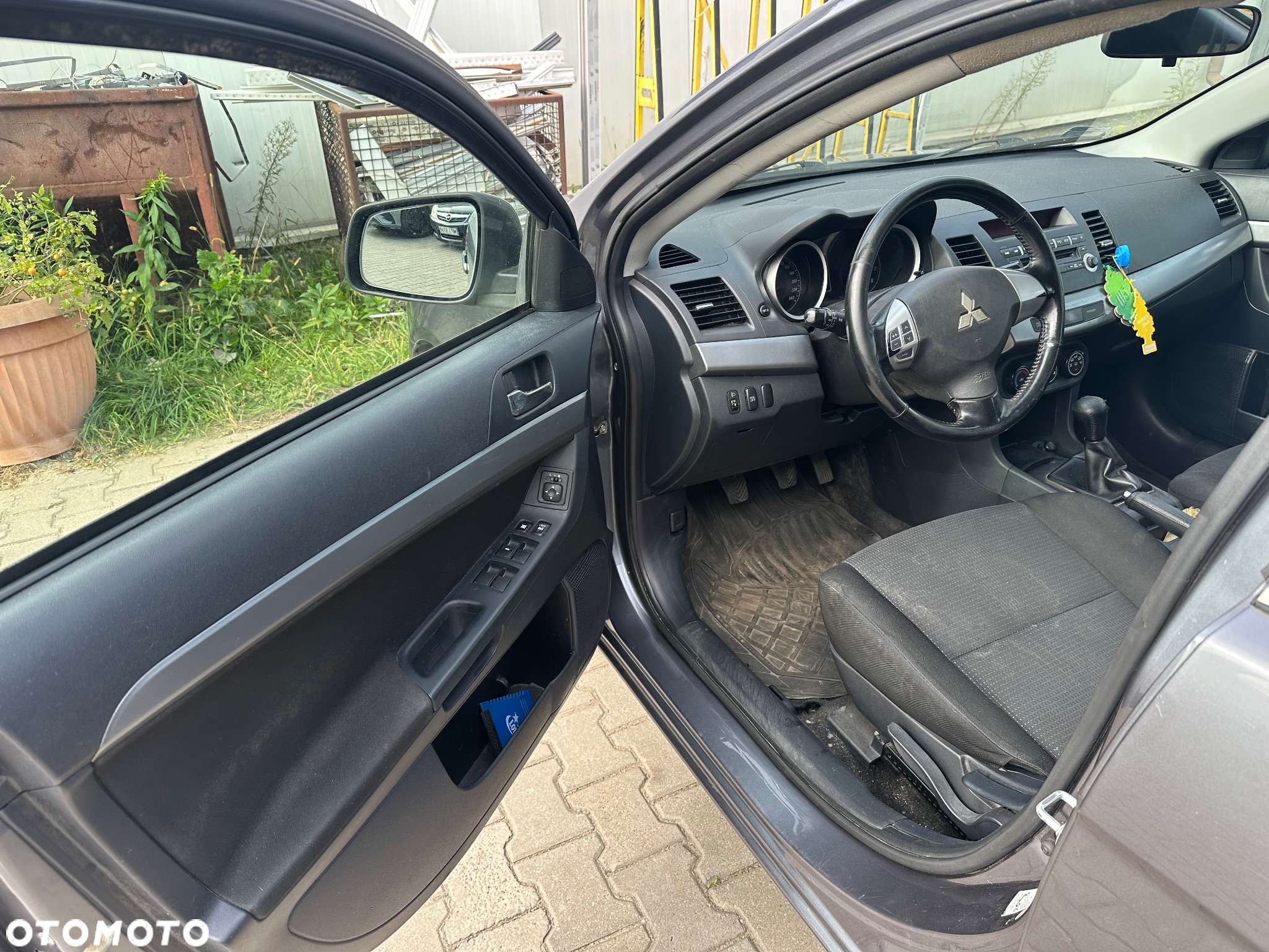 Mitsubishi Lancer - 7
